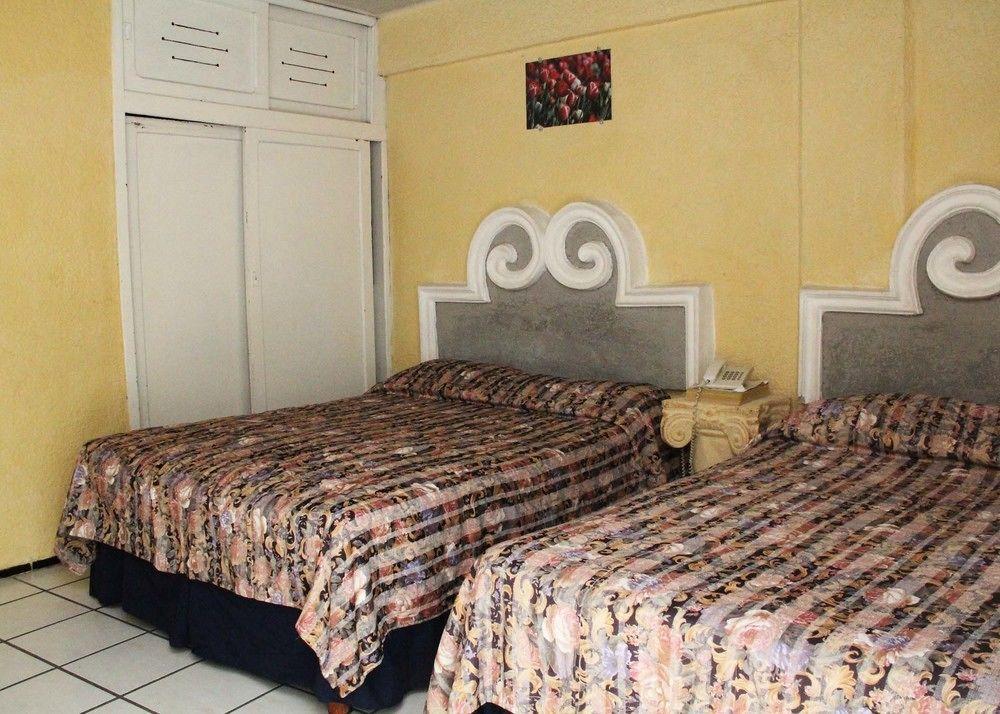 Hotel Suites Elia Noemi Mérida Zewnętrze zdjęcie