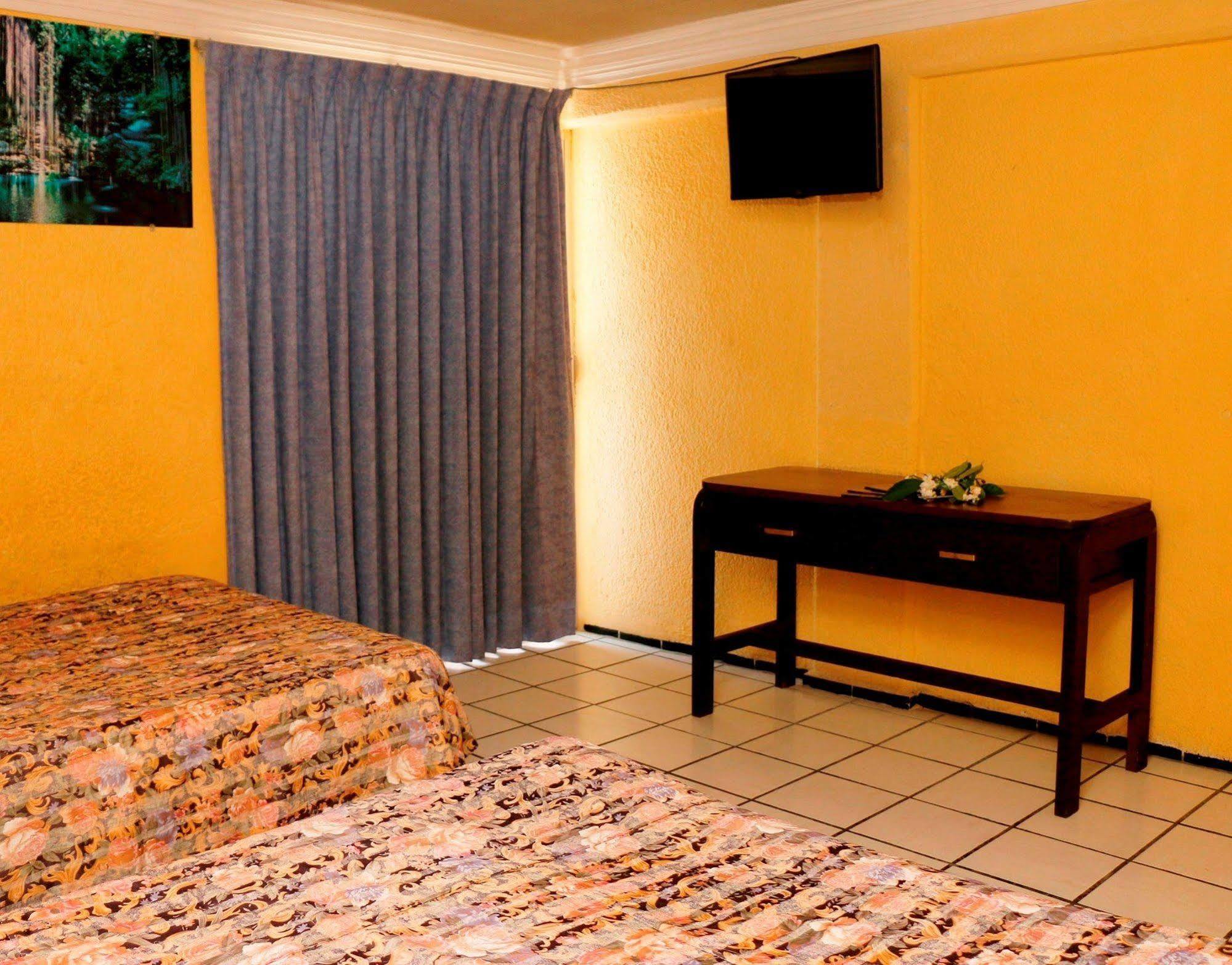 Hotel Suites Elia Noemi Mérida Zewnętrze zdjęcie